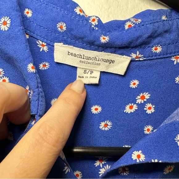 BeachlaunchLounge Blue Floral Print Button Down Shirt Blouse Top - Picture 2 of 7